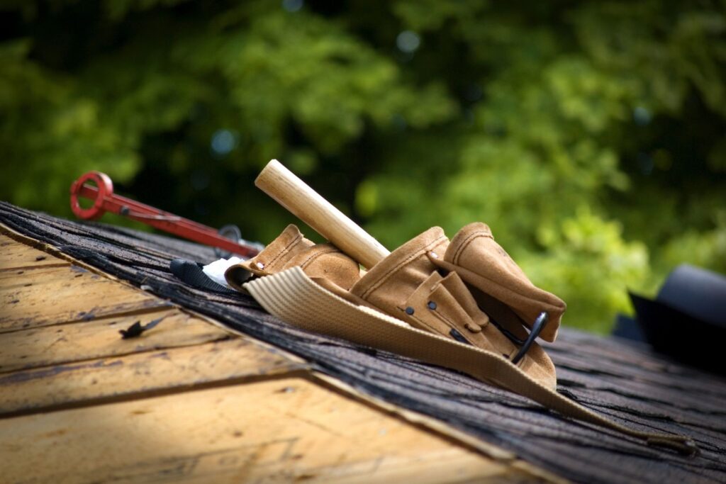 the ultimate seasonal roof repair checklist every homeowner